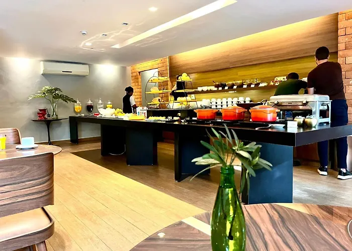 Oasis Plaza Hotel